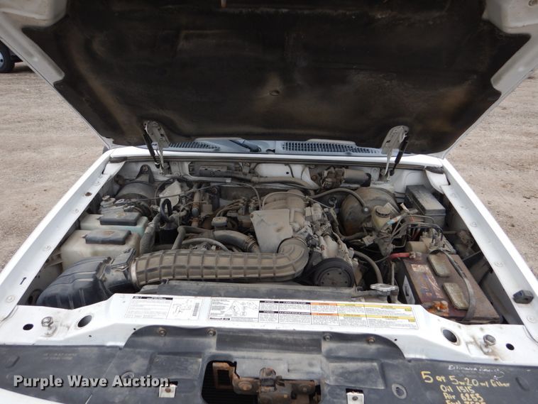 image for item EC9007 2000 Ford Explorer SUV