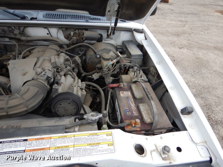 image for item EC9007 2000 Ford Explorer SUV