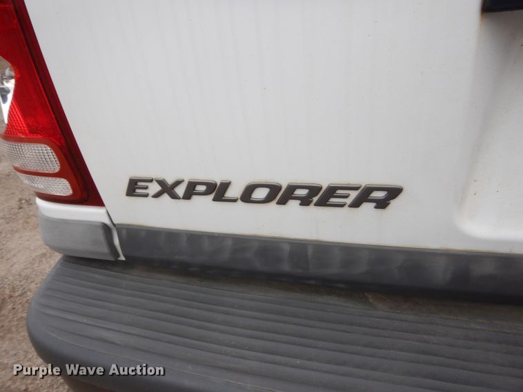 image for item EC9007 2000 Ford Explorer SUV