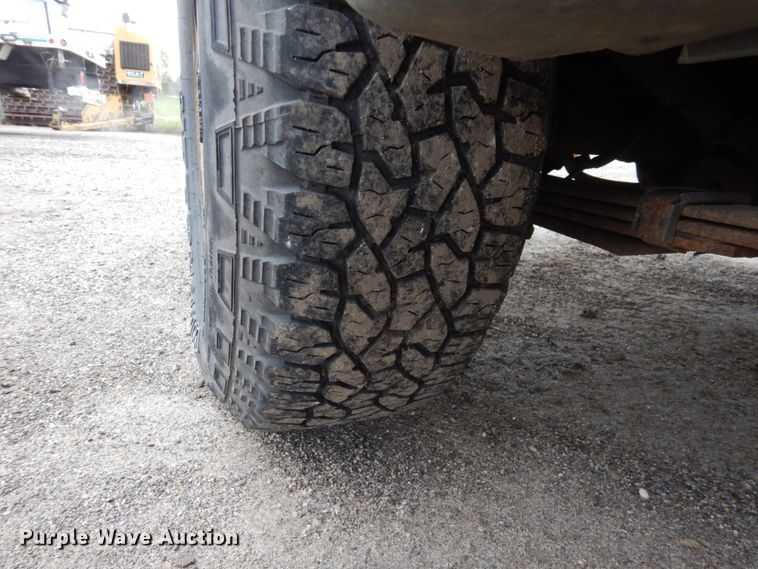 image for item EC9007 2000 Ford Explorer SUV