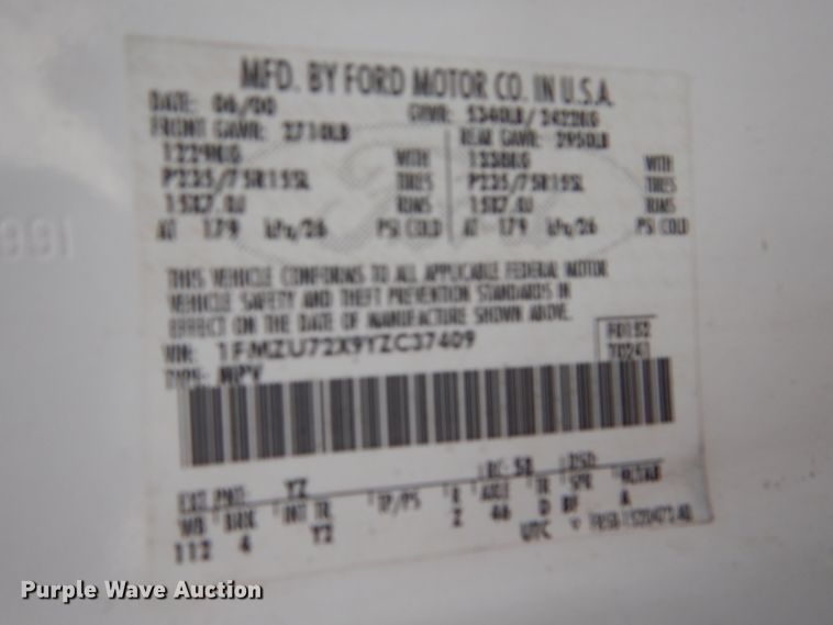 image for item EC9007 2000 Ford Explorer SUV