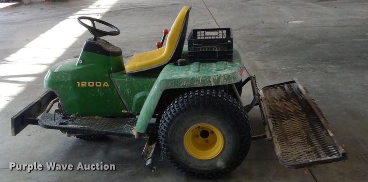 image for item EC9014 John Deere 1200A bunker rake