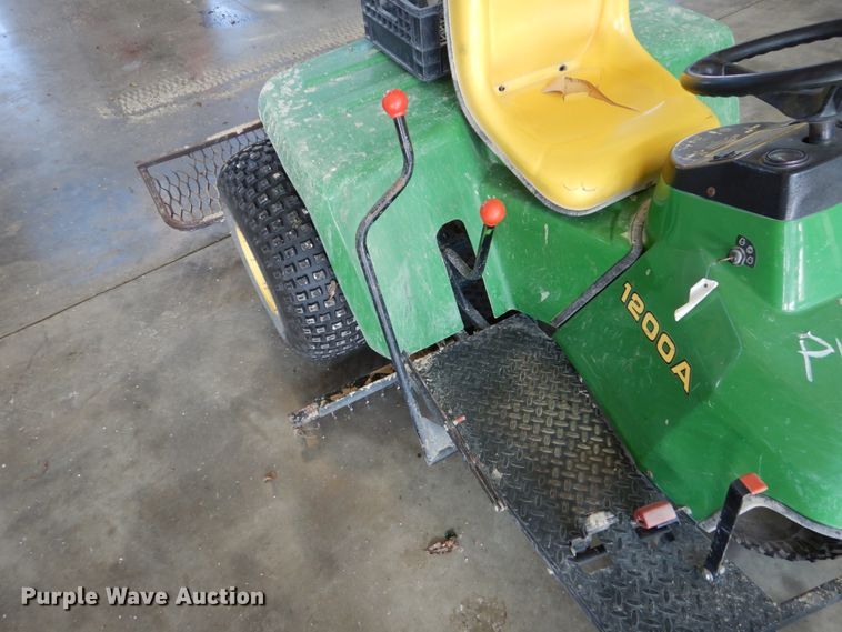 image for item EC9014 John Deere 1200A bunker rake