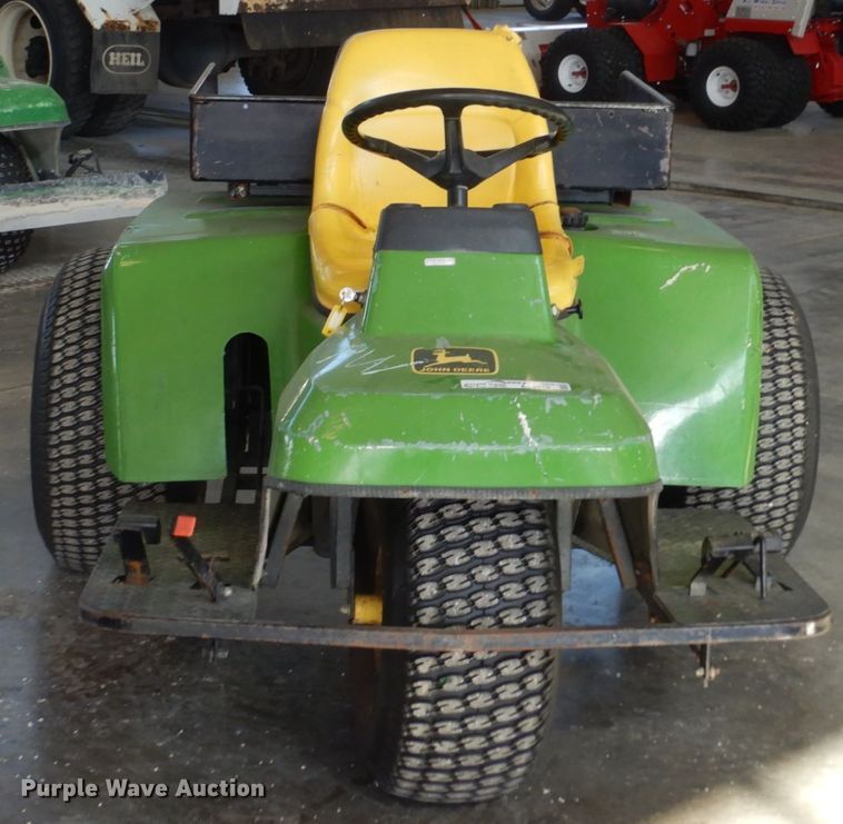 image for item EC9015 John Deere 1200A bunker rake