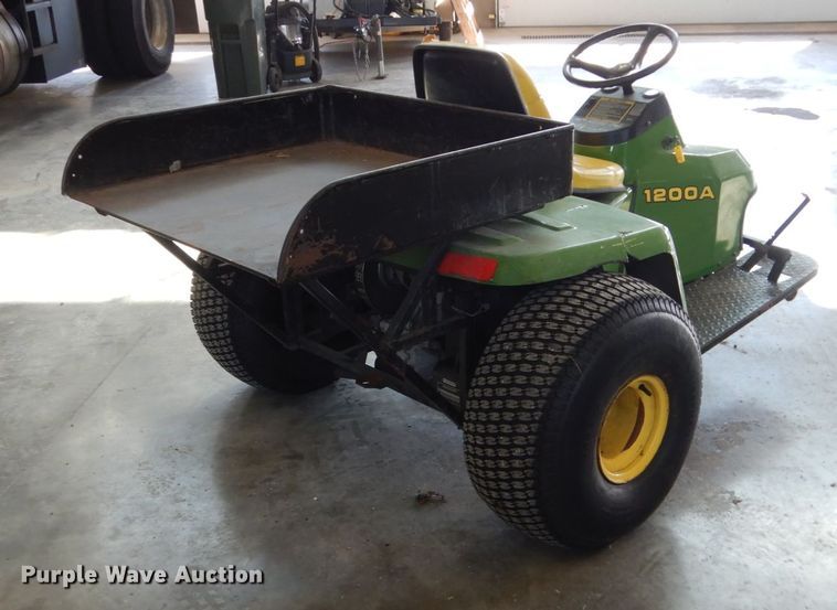 image for item EC9015 John Deere 1200A bunker rake