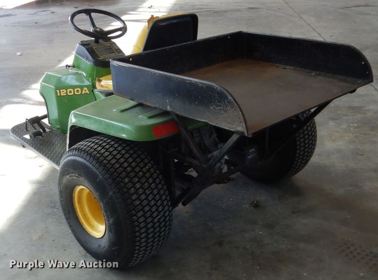 image for item EC9015 John Deere 1200A bunker rake
