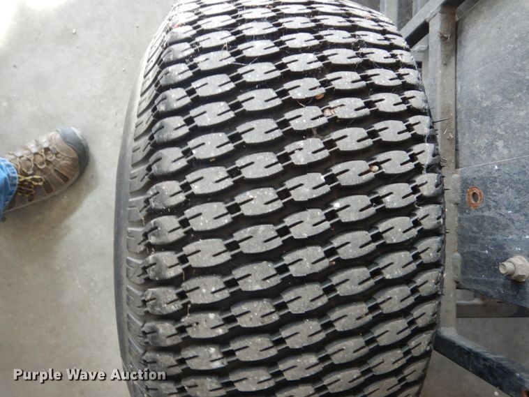 image for item EC9015 John Deere 1200A bunker rake