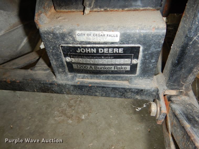 image for item EC9015 John Deere 1200A bunker rake