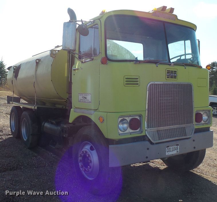 image for item EF9567 1968 Mack FL711LST tank truck