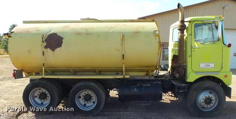 image for item EF9567 1968 Mack FL711LST tank truck