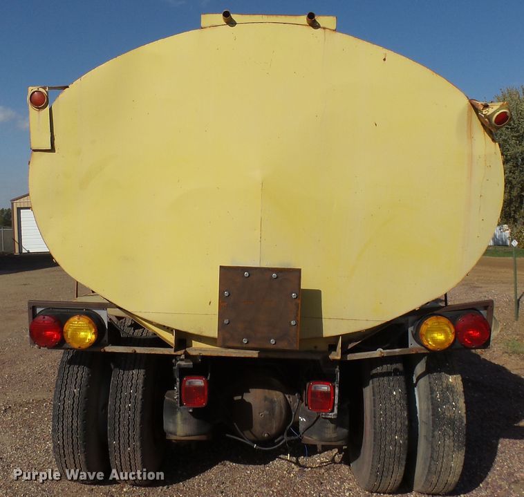 image for item EF9567 1968 Mack FL711LST tank truck