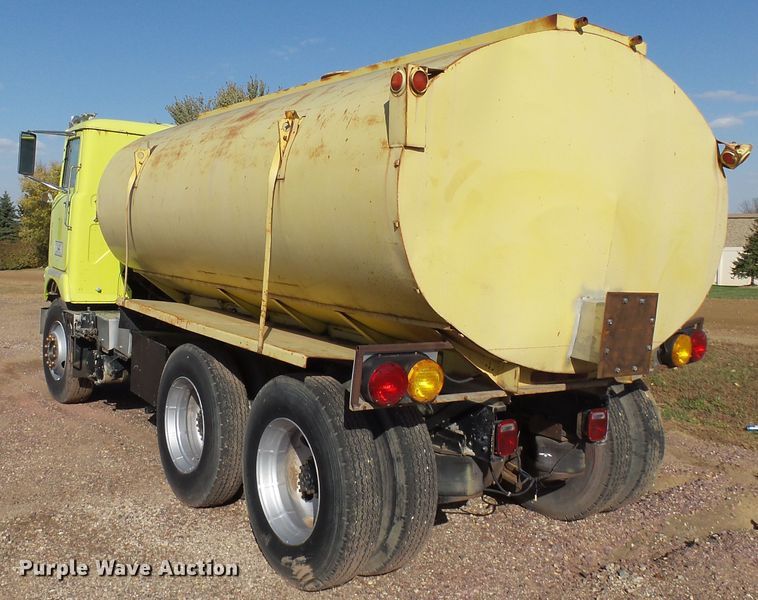 image for item EF9567 1968 Mack FL711LST tank truck