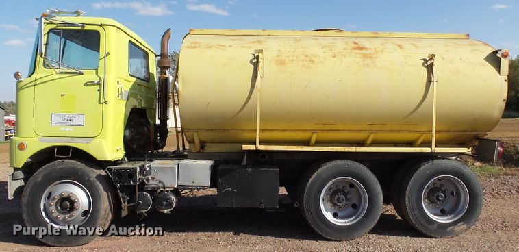 image for item EF9567 1968 Mack FL711LST tank truck