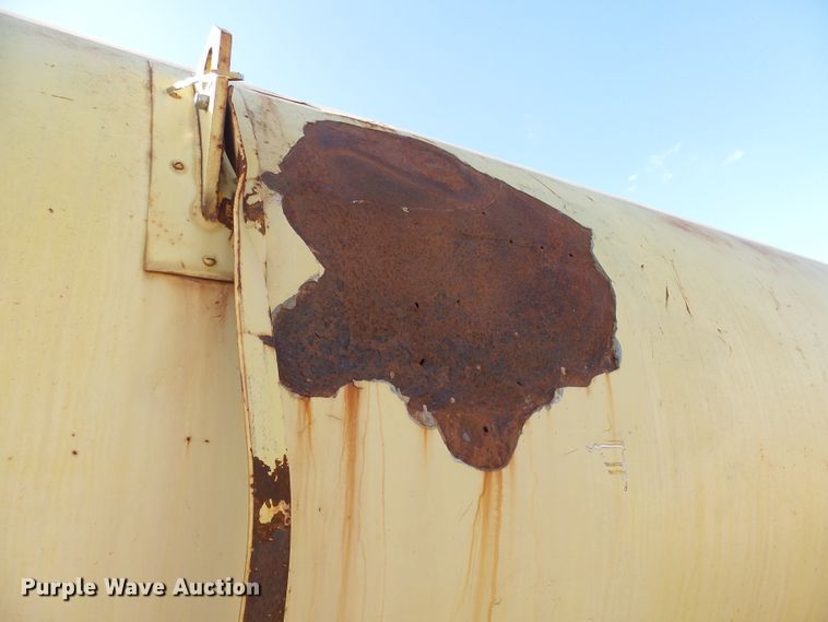 image for item EF9567 1968 Mack FL711LST tank truck