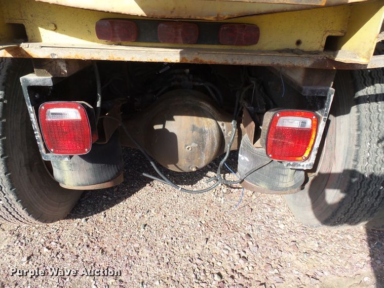 image for item EF9567 1968 Mack FL711LST tank truck