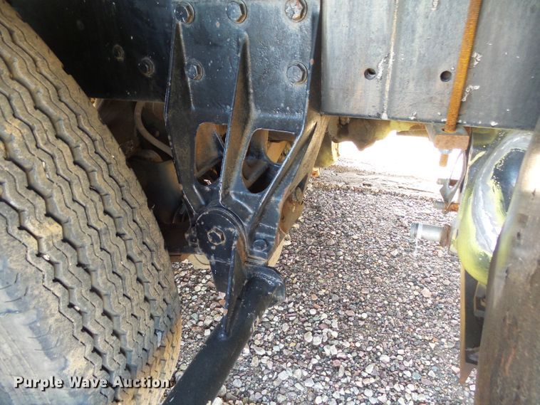 image for item EF9567 1968 Mack FL711LST tank truck