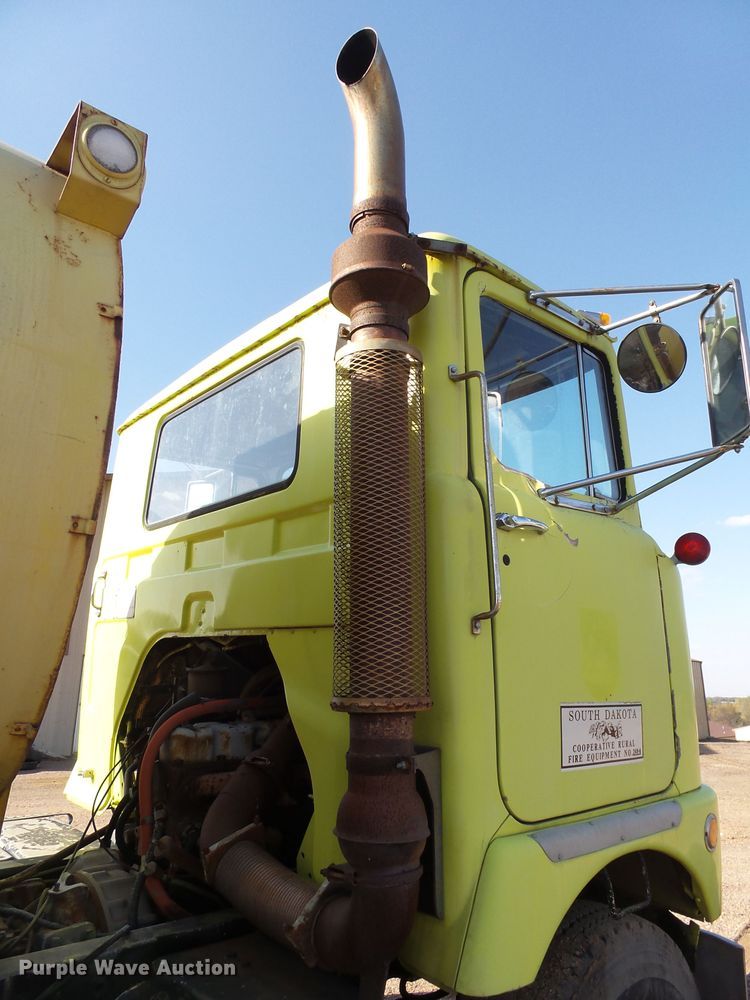 image for item EF9567 1968 Mack FL711LST tank truck