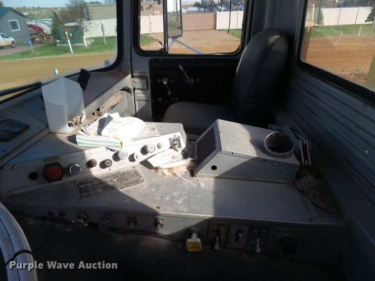 image for item EF9567 1968 Mack FL711LST tank truck