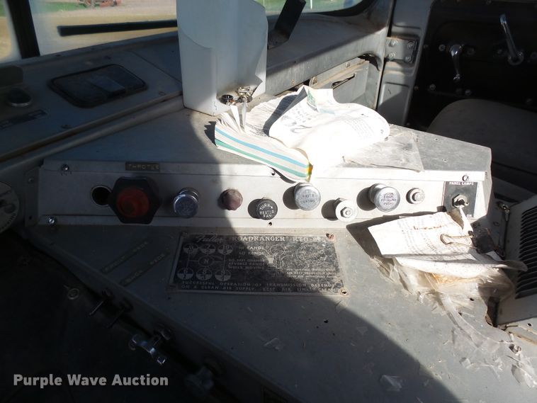 image for item EF9567 1968 Mack FL711LST tank truck