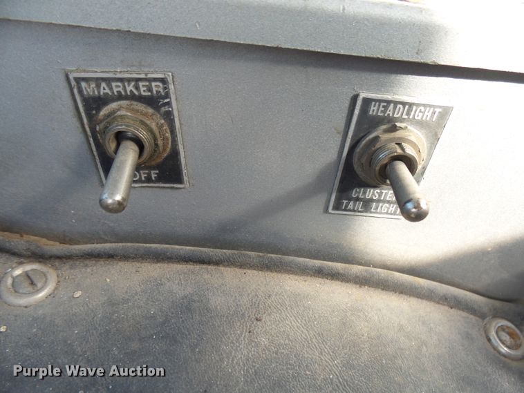 image for item EF9567 1968 Mack FL711LST tank truck