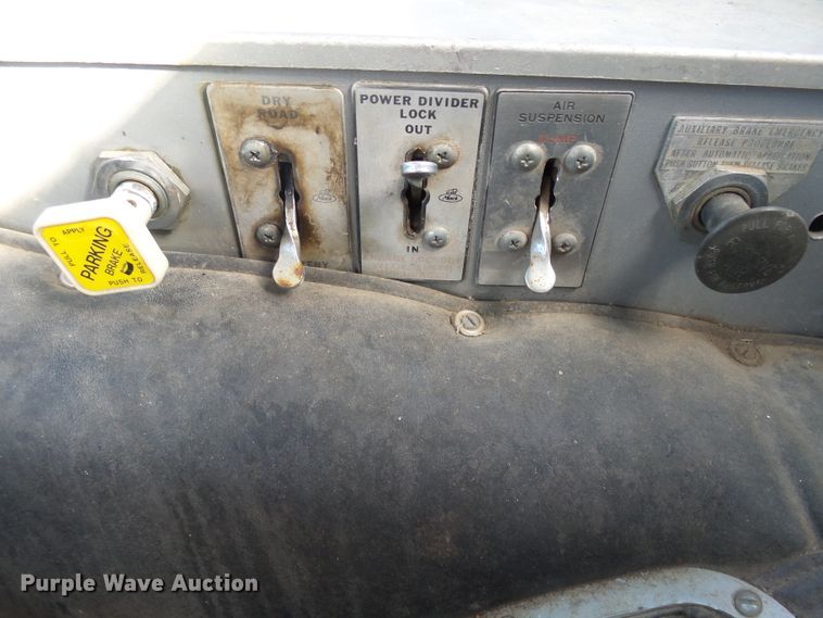 image for item EF9567 1968 Mack FL711LST tank truck