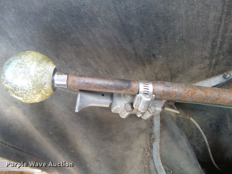 image for item EF9567 1968 Mack FL711LST tank truck