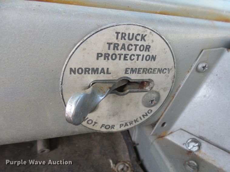 image for item EF9567 1968 Mack FL711LST tank truck