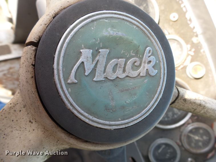 image for item EF9567 1968 Mack FL711LST tank truck