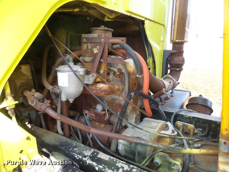 image for item EF9567 1968 Mack FL711LST tank truck