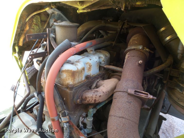 image for item EF9567 1968 Mack FL711LST tank truck