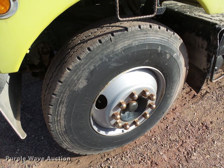 image for item EF9567 1968 Mack FL711LST tank truck