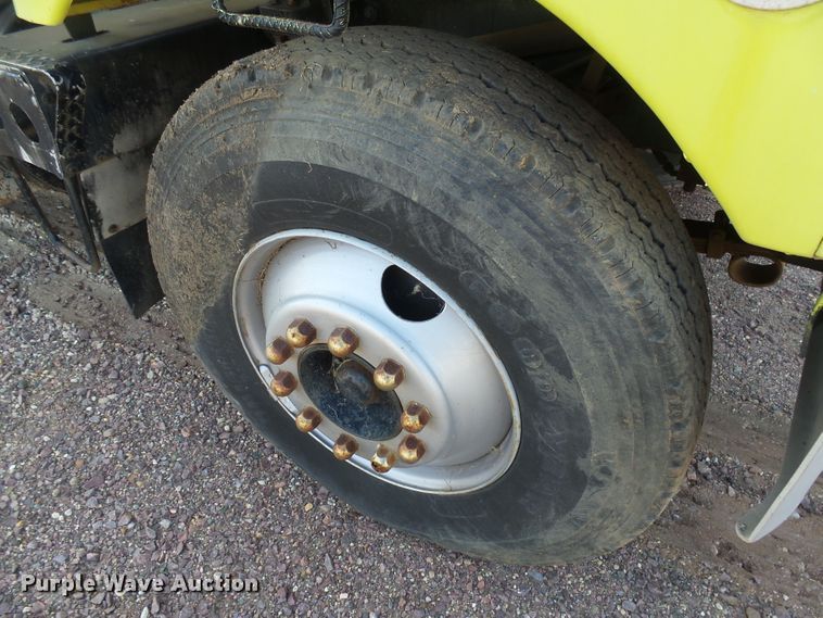 image for item EF9567 1968 Mack FL711LST tank truck