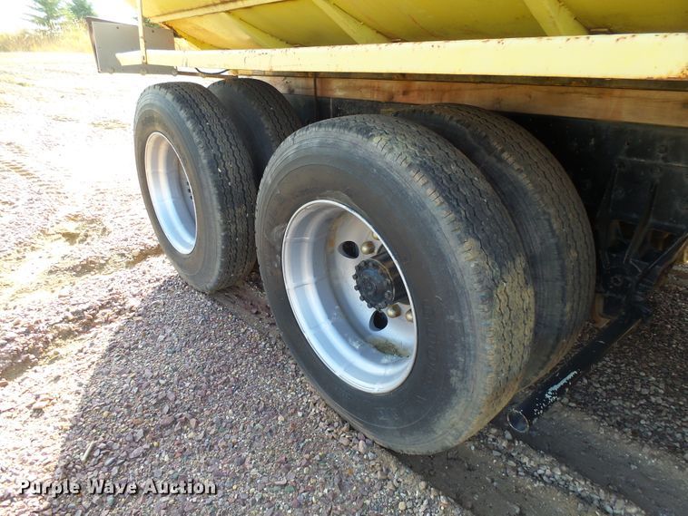 image for item EF9567 1968 Mack FL711LST tank truck