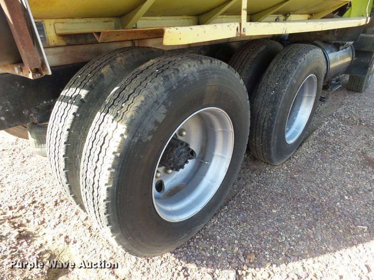 image for item EF9567 1968 Mack FL711LST tank truck