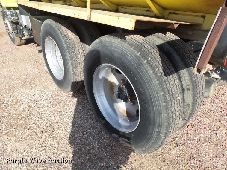 image for item EF9567 1968 Mack FL711LST tank truck