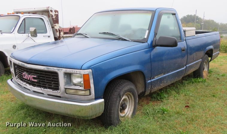 image for item EQ9335 1997 GMC Sierra 1500 pickup truck