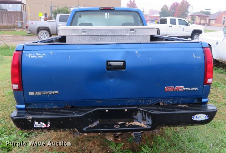 image for item EQ9335 1997 GMC Sierra 1500 pickup truck