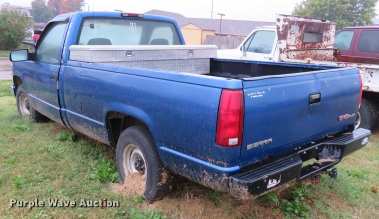 image for item EQ9335 1997 GMC Sierra 1500 pickup truck