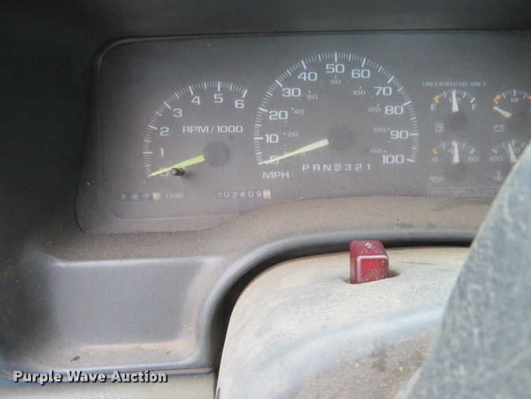 image for item EQ9335 1997 GMC Sierra 1500 pickup truck