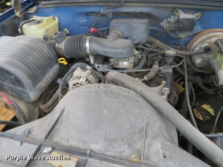 image for item EQ9335 1997 GMC Sierra 1500 pickup truck