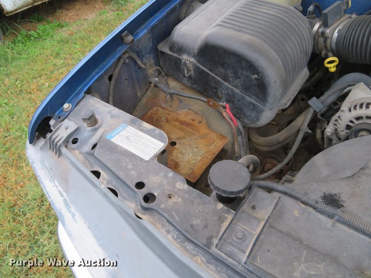 image for item EQ9335 1997 GMC Sierra 1500 pickup truck