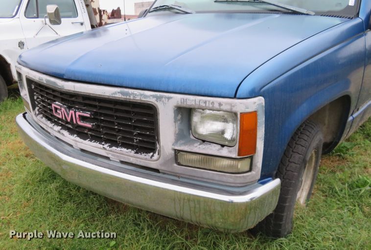 image for item EQ9335 1997 GMC Sierra 1500 pickup truck