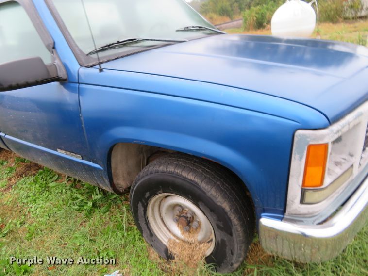 image for item EQ9335 1997 GMC Sierra 1500 pickup truck