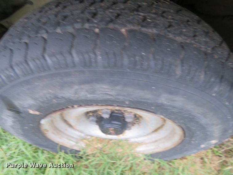 image for item EQ9335 1997 GMC Sierra 1500 pickup truck