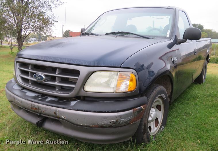 image for item EQ9342 2002 Ford F150 XL pickup truck