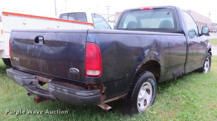 image for item EQ9342 2002 Ford F150 XL pickup truck