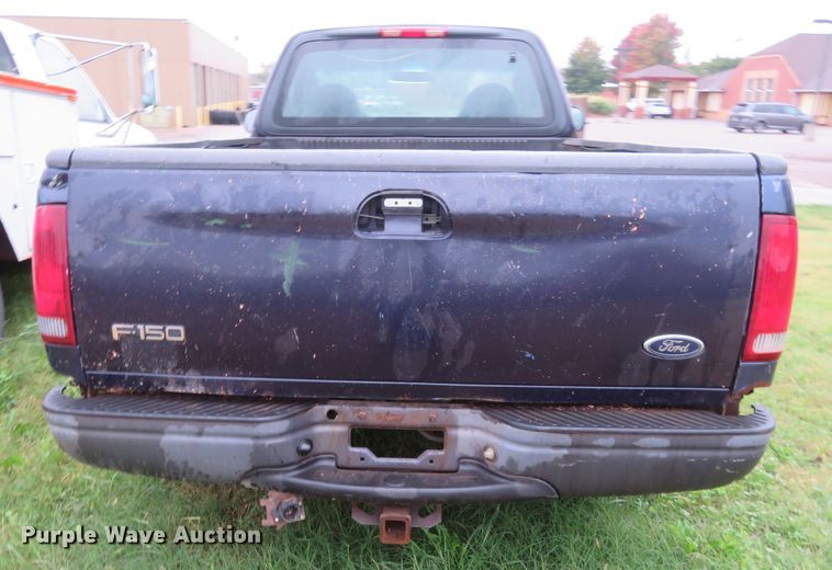 image for item EQ9342 2002 Ford F150 XL pickup truck