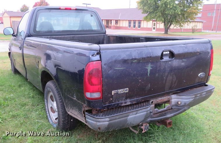 image for item EQ9342 2002 Ford F150 XL pickup truck