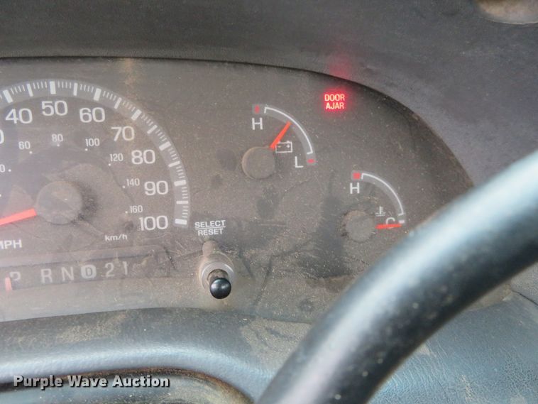 image for item EQ9342 2002 Ford F150 XL pickup truck