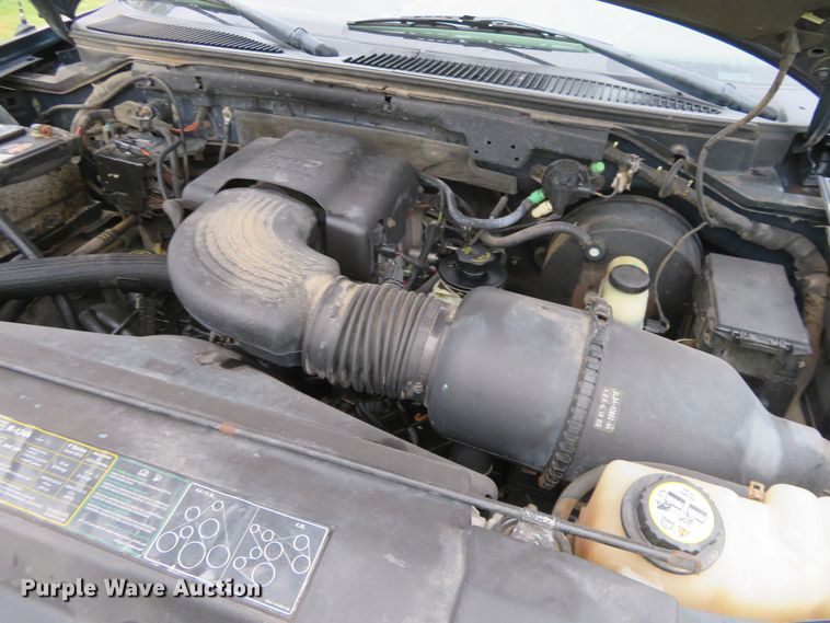 image for item EQ9342 2002 Ford F150 XL pickup truck